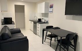 Beachside & Jetty View 4 - First Mate Apt Limited Sea View